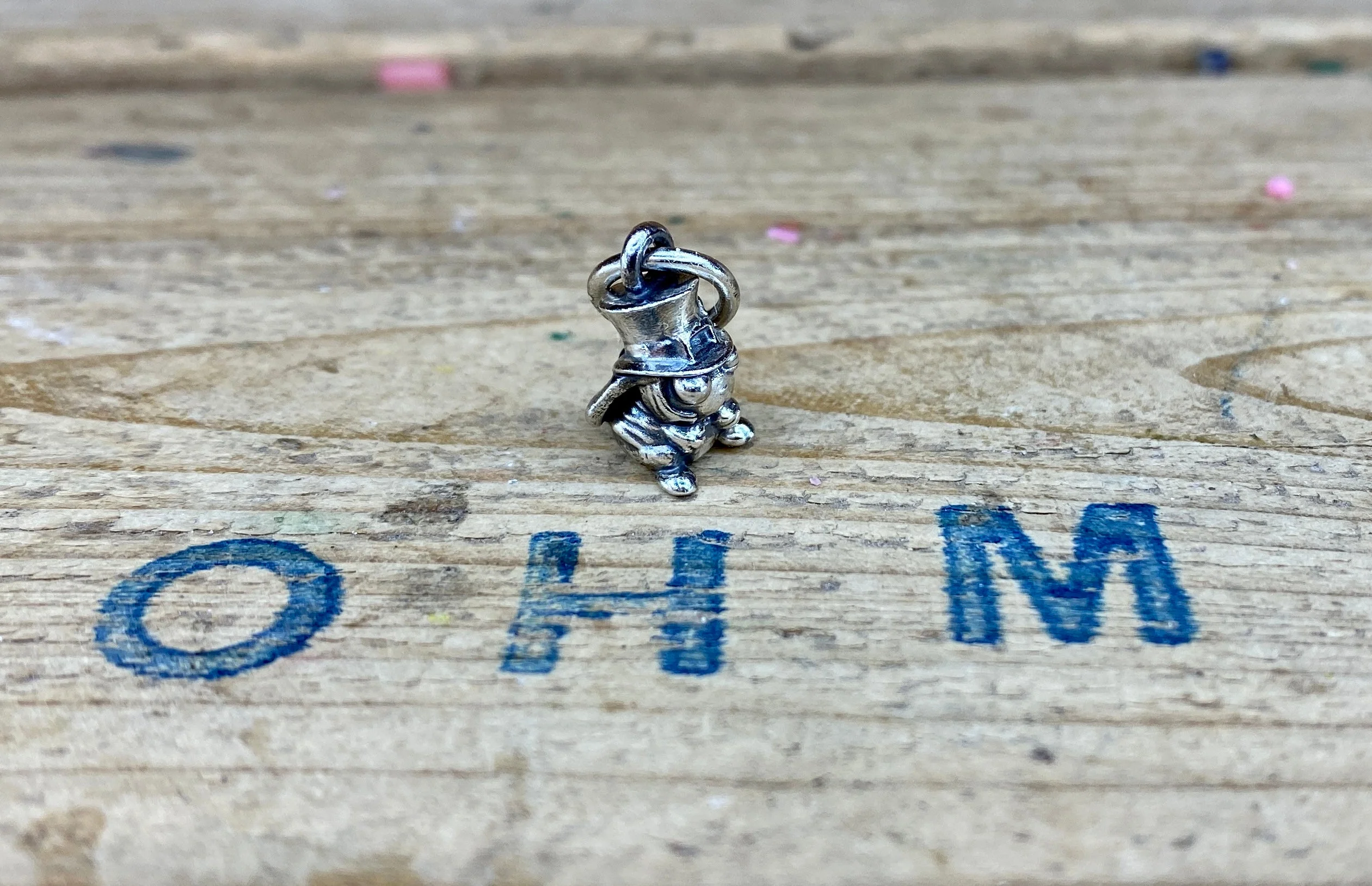 OCTO: Leprechaun Bunny Dangle - Image 2